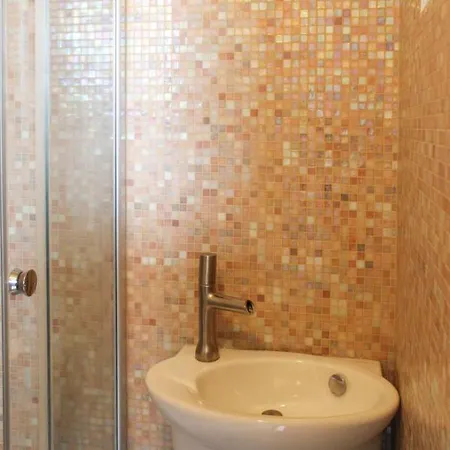 Appartamento Very Quiet Studio With Open View In 14 Th Parigi